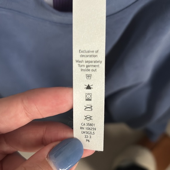 Lululemon NWOT cropped sweatshirt - Picture 5 of 5